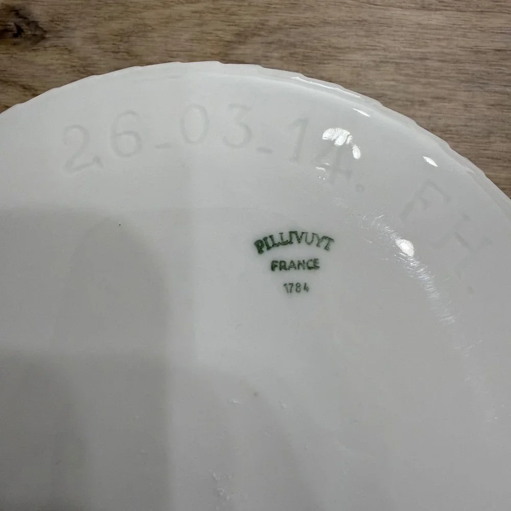 Pillivuyt France White Porcelain Pleated Souffle Dish 6.5 Inch Round Baker 48oz